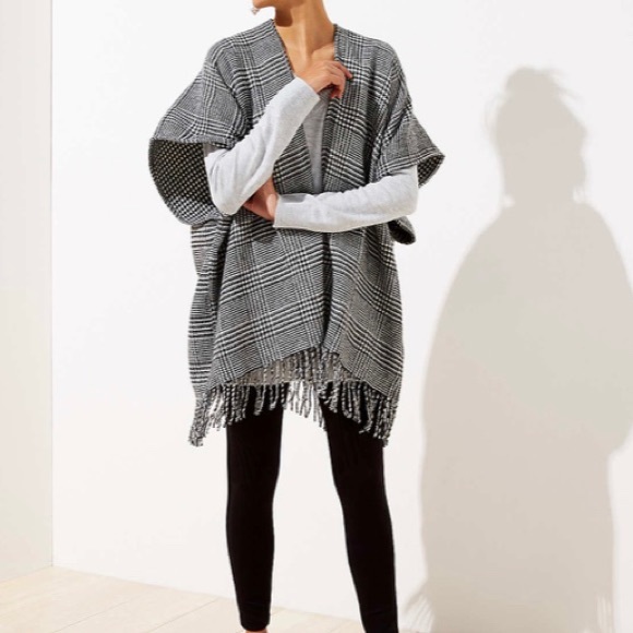 LOFT Sweaters - LOFT Reversible Houndstooth Poncho - XS/S